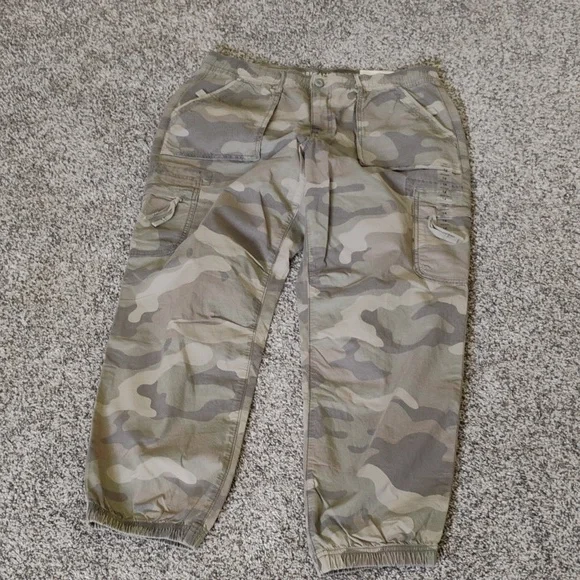 American Eagle Outfitters Camo Baggy Joggers - Picture 4 of 6